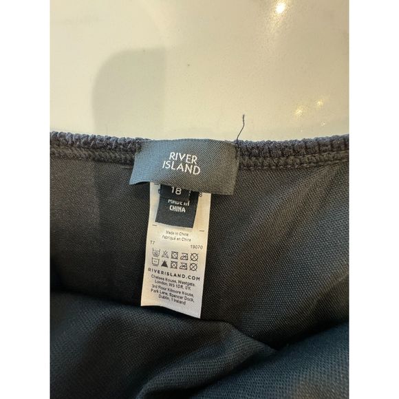 NWT* River Island Cut Out Asymmetric Black Bikini Top - Size 18 - Picture 5 of 6